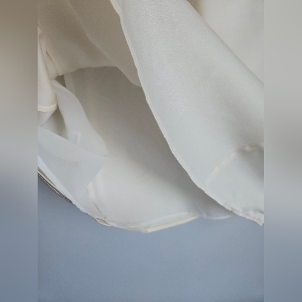 ANN TAYLOR Elegant Cream Sleeveless Silk Top - Picture 6 of 9